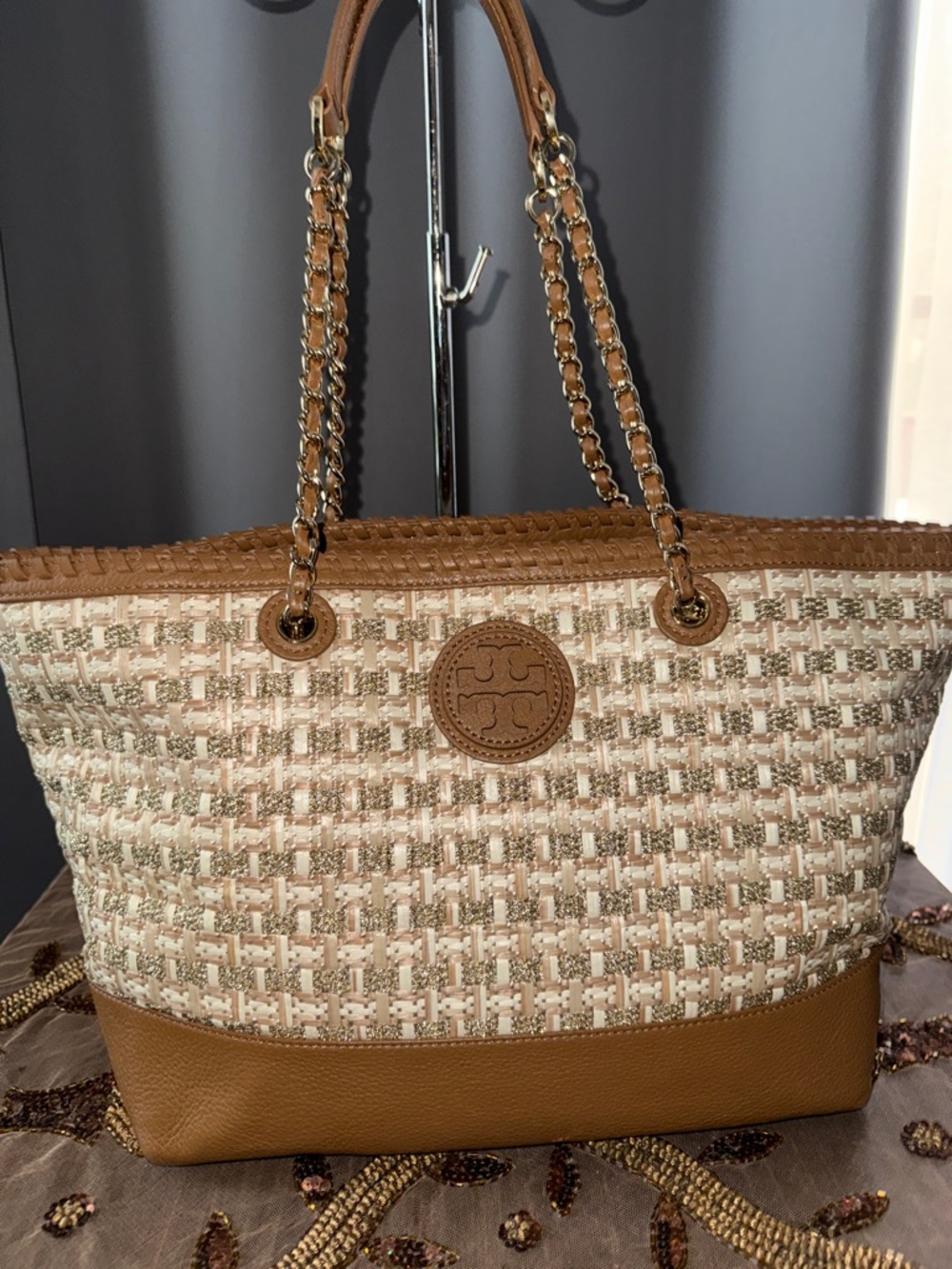 Tory Burch NWOT  tweet Tan and Cream Woven Tote with Chain-Trim Straps